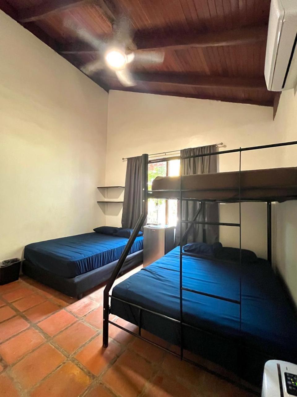 Tamarindo Backpackers Hostel ภายนอก รูปภาพ
